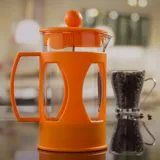 Cafetera a Presión en Vidrio de 600 cc Naranja