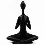Figura Yoga Negra 25.8 Cm
